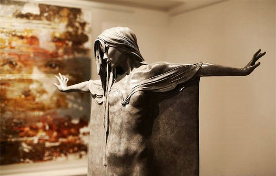 惊为天人的人体铜像雕塑：视觉捕捉到的诗意之美